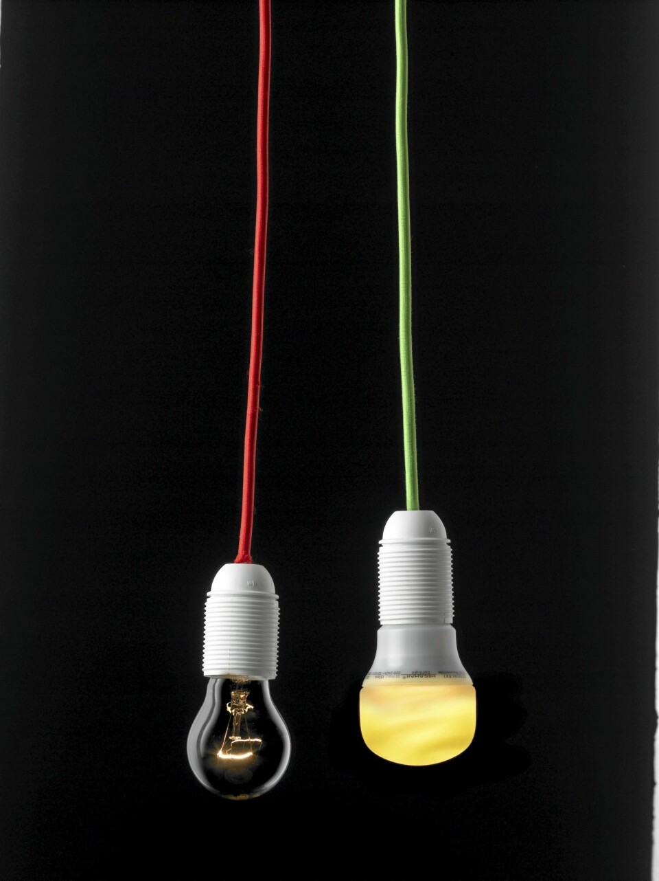 GAMMEL OG NY PÆRE: Det blåhvite lyset fra sparepæren kan bli varmere med en skjerm.