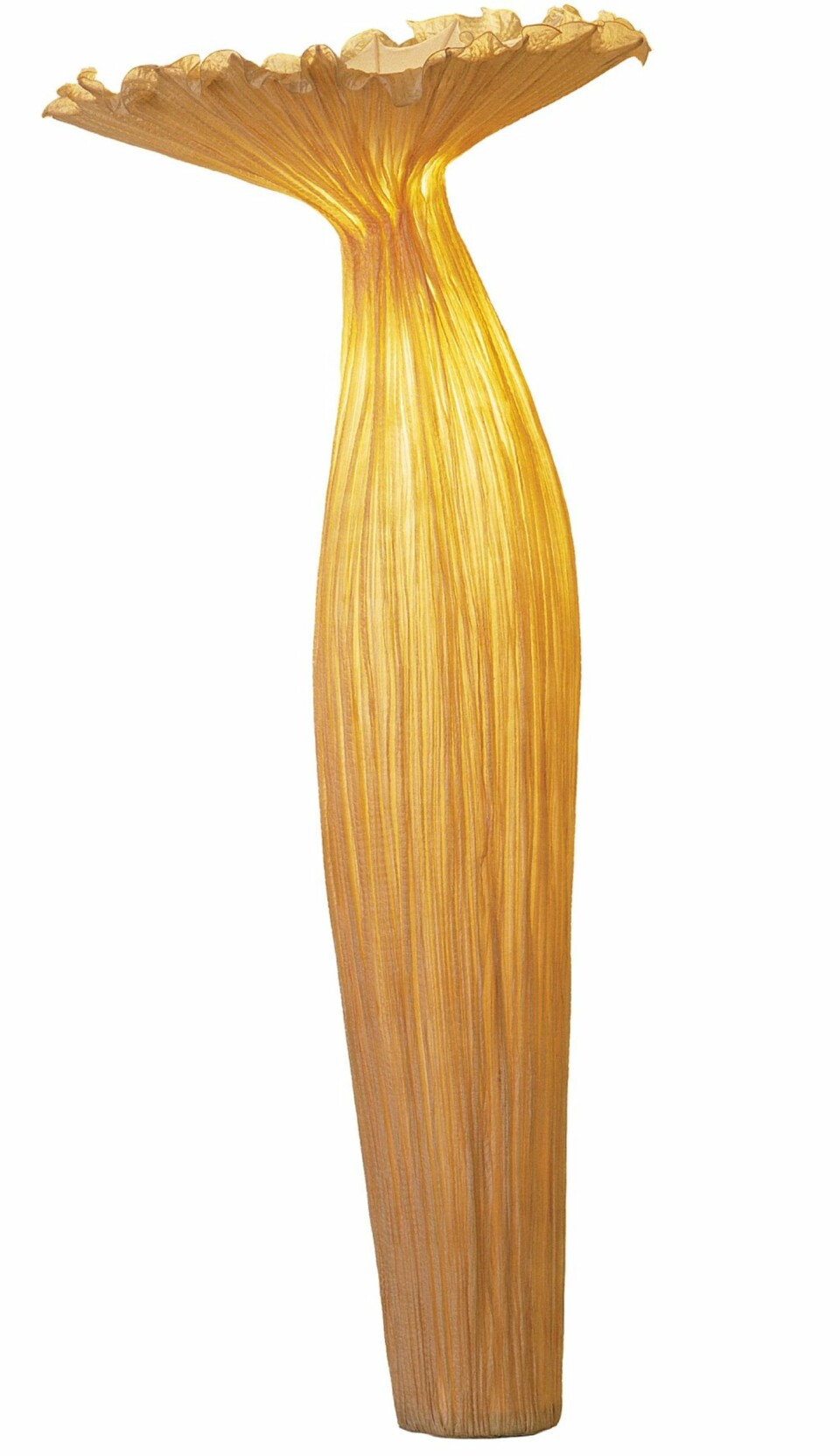 PRAKTVINDEL: Morning Glory lampe lagd av stivet stoff, ca. kr 33 000, Mancini Contract.