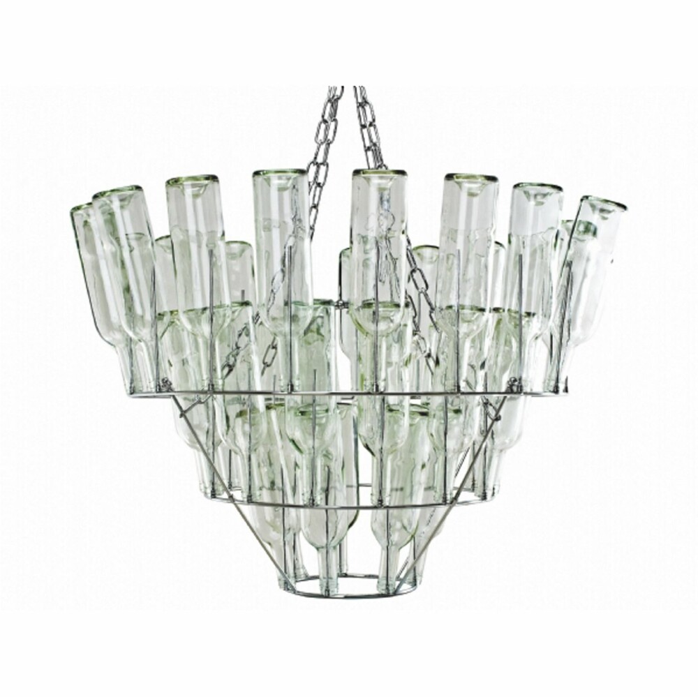 ORIGINALE LAMPER: Denne er laget av vinflasker. Fra dutchbydesign. ORIGINALE LAMPER: Denne er laget av vinflasker. Fra dutchbydesign.