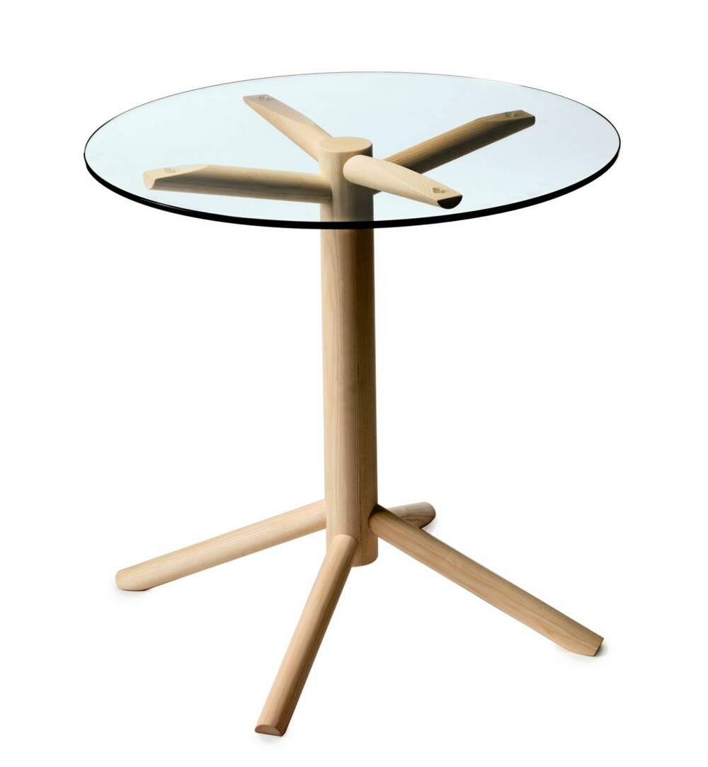 SKULPTURELT UNDERSTELL: Det er understellet som gir salongbordet Flake karakter. Design ved Nina Jobs for Gärsnäs. SKULPTURELT UNDERSTELL: Det er understellet som gir salongbordet Flake karakter. Design ved Nina Jobs for Gärsnäs.