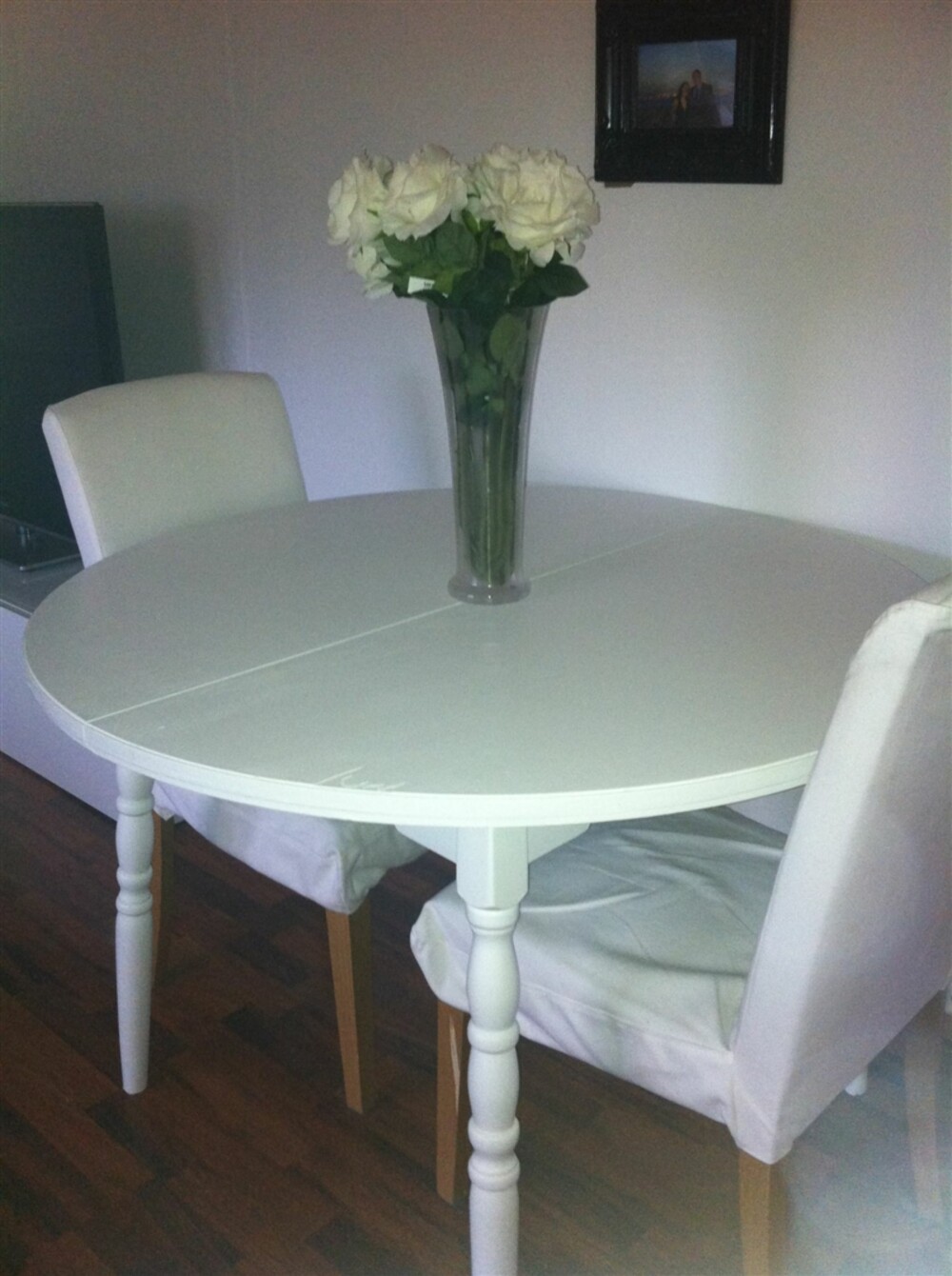 HVITT: Det er mange som har hvitt kjøkken. Dette bordet kan bli et flott tilskudd.