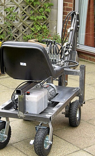 Elektrisk: Graveren er drevet av en elektrisk motor. Elektrisk: Graveren er drevet av en elektrisk motor.