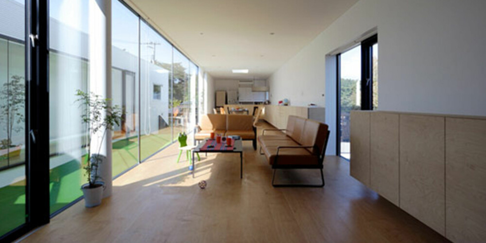 MODERNE: Interiøret i huset er lyst og moderne.