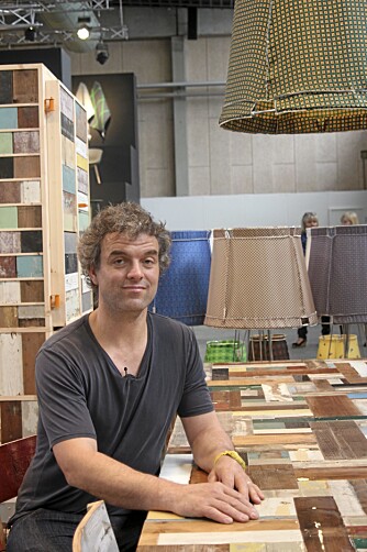DESIGNEREN: Piet Hein Eek er mest kjent for å lage møbler av restematerialer.
Foto: Eva Høydalsvik DESIGNEREN: Piet Hein Eek er mest kjent for å lage møbler av restematerialer.
Foto: Eva Høydalsvik