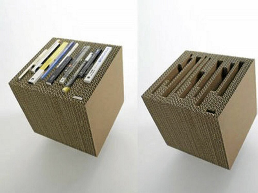 MILJØVENNLIG: Denne bokhyllen av papp er spesialtilpasset samlingen din og kan resirkuleres etter bruk.