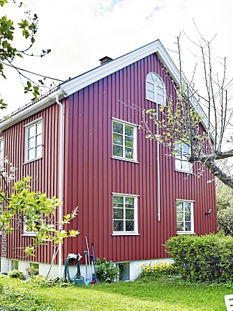FIREMANNSBOLIG: Trehuset fra 1924, ligger i et avskjermet og frodig område på Malerhaugen mellom Ensjø og Helsfyr i Oslo. FIREMANNSBOLIG: Trehuset fra 1924, ligger i et avskjermet og frodig område på Malerhaugen mellom Ensjø og Helsfyr i Oslo.