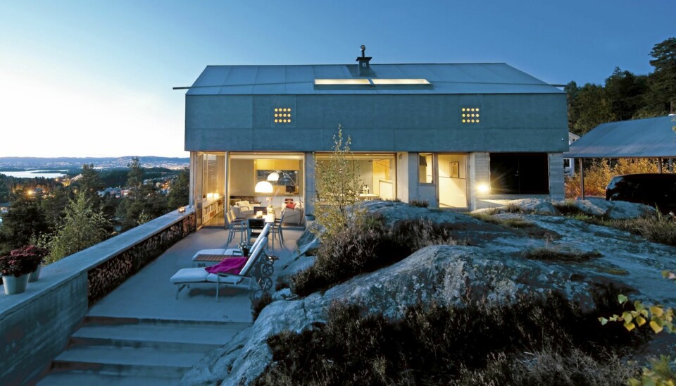 Stilrent på utsiktstomten. Bolig tegnet av arkitekt Knut Hjeltnes.