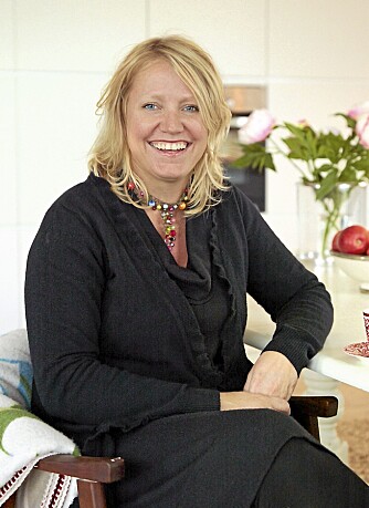 MØNSTERMOR. Designer Kjersti Munkejord-Lamb har blant annet jobbet hos Høie. I flere år drev hun Lamb's Design Studio i Nottingham. Hjemmet er preget av hennes kreative innspill.