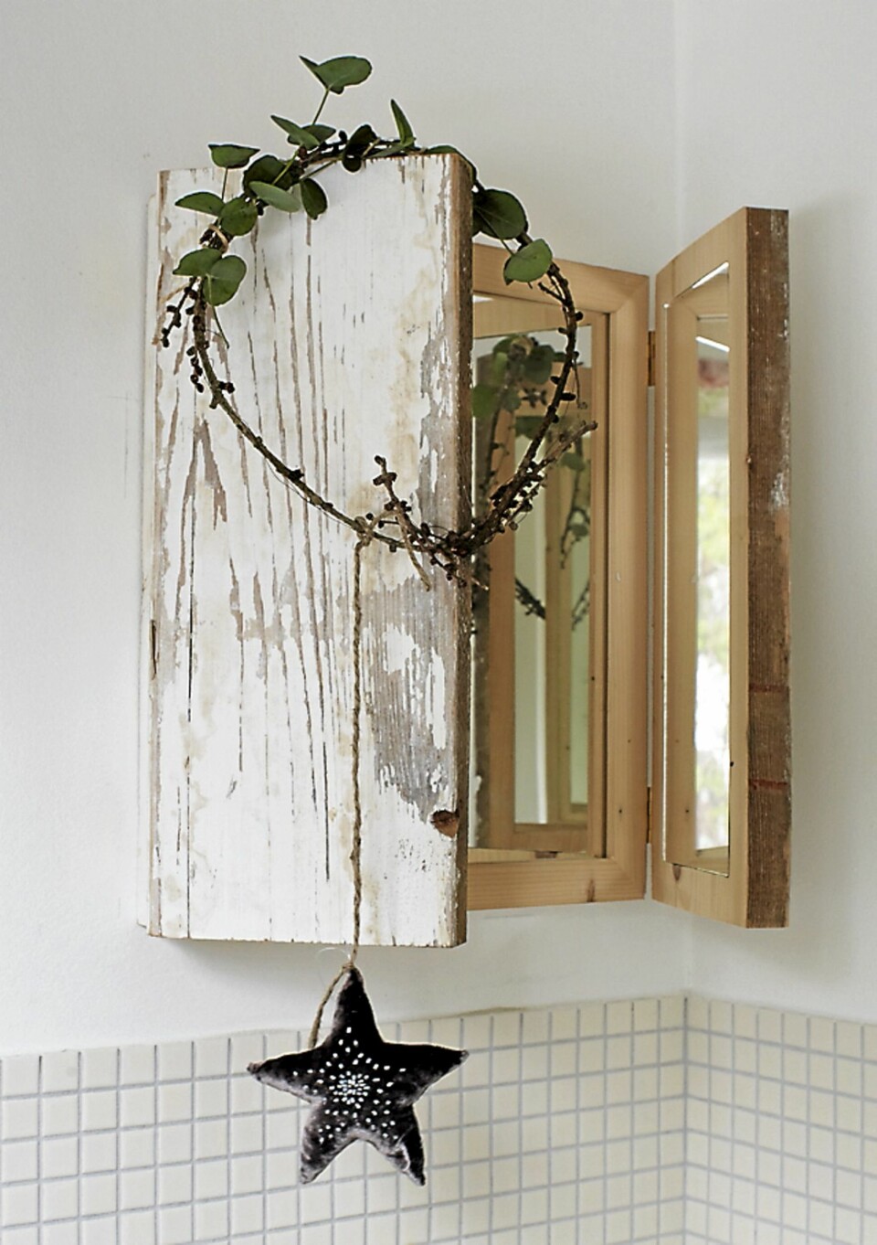 PIET HEIN: Speilet er designet av Piet Hein Eek.