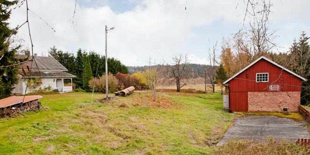 SOLGT: Dette småbruket i Hobøl kommune ble nylig solgt. Primærrom 127 kvm. Prisantydning 2.650.000 kroner.