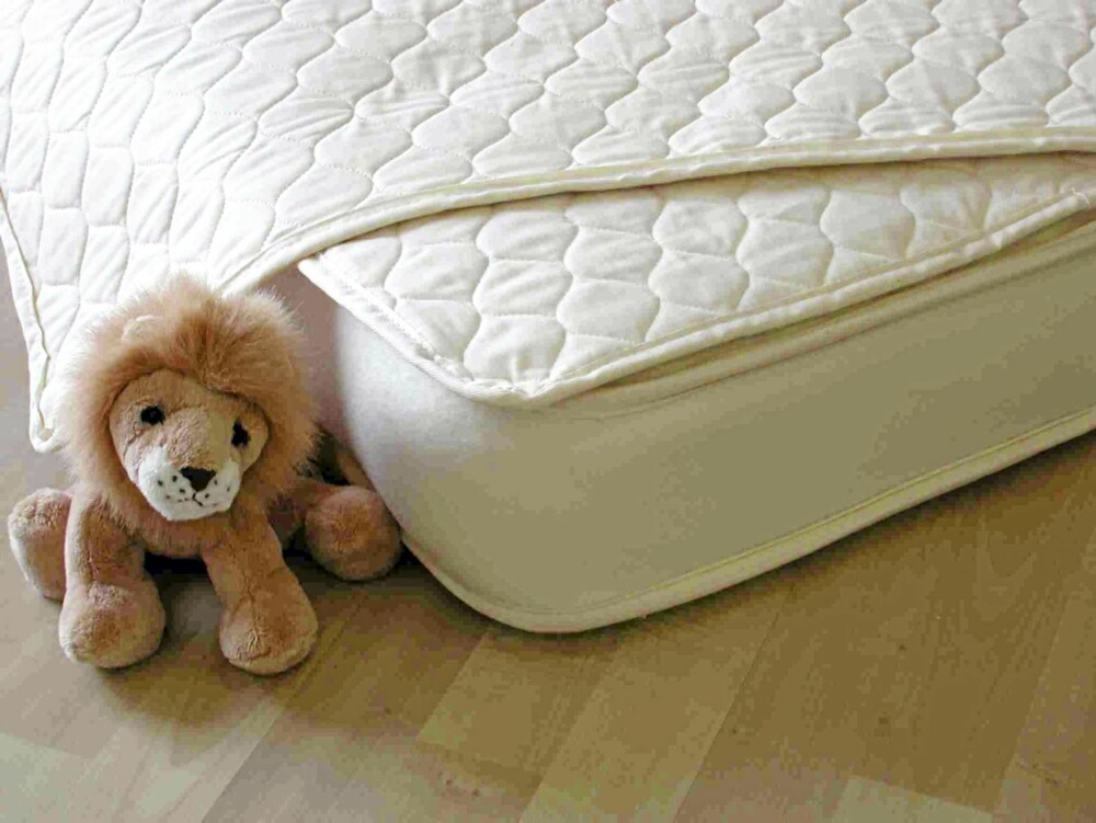 STORE OG SMÅ: Å passe på at madrassen er sunn og frisk er noe man må passe på i sengene til både store og små.