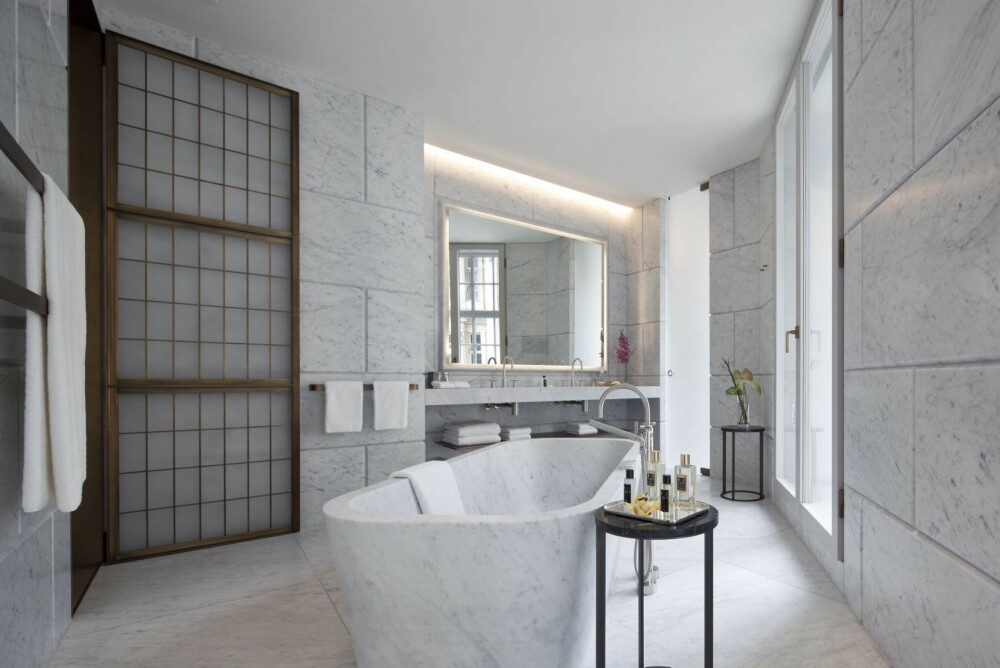 MARMORBAD: Vakker og trendy marmor på dette badet i Cafe Royal Hotel i London, men sårbart for flekker. MARMORBAD: Vakker og trendy marmor på dette badet i Cafe Royal Hotel i London, men sårbart for flekker.