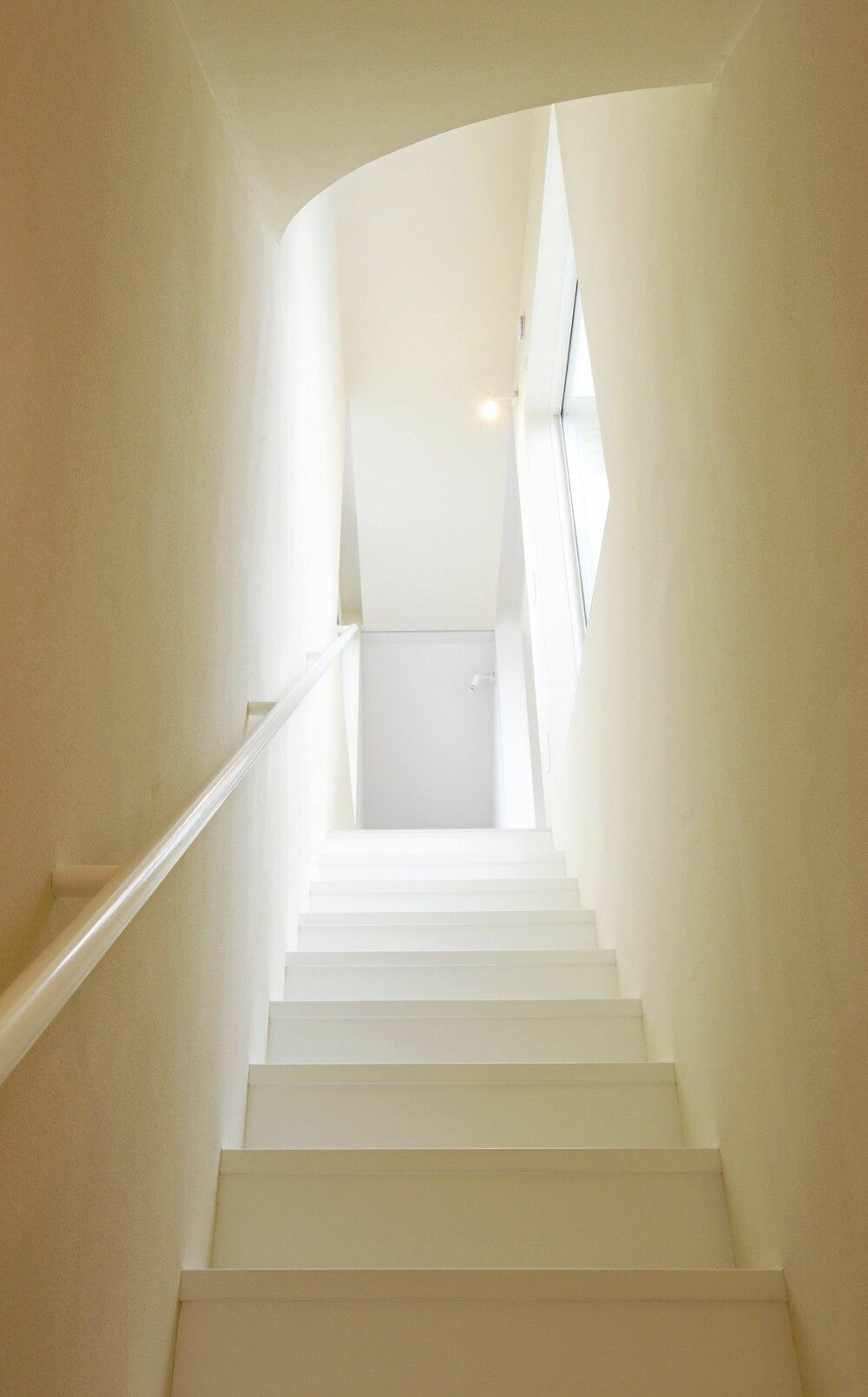 TRAPPEN: Helt uten trapper er huset ikke. TRAPPEN: Helt uten trapper er huset ikke.