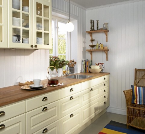 Kremfarget kjøkken Kremfarget kjøkken