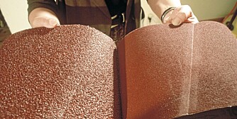 Slipepapir: Et slipebånd er i prinsippet en rull med sandpapir. Start med det groveste, avslutt med det fineste. Slipepapir: Et slipebånd er i prinsippet en rull med sandpapir. Start med det groveste, avslutt med det fineste.