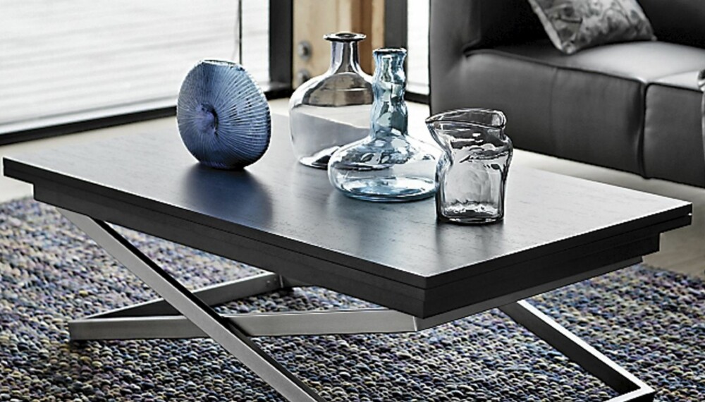 SOFABORD: I år skal møblene i stuen ha preg av lounge, kos og kvalitet. Dette sofabordet er fra Bo Concept/Skeidar.