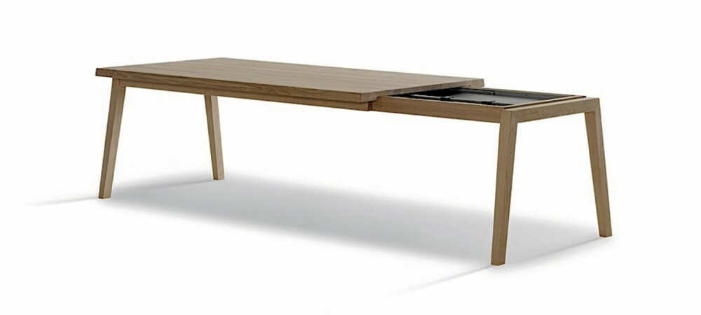 SLANKE LINJER: Det elegante utrekksbordet SH 900 produseres av Carl Hansen, fra kr 42 100, roberttandberg.com.