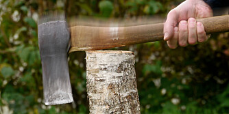 Bom: Treffer du med skaftet kan hodet løsne. Bom: Treffer du med skaftet kan hodet løsne.