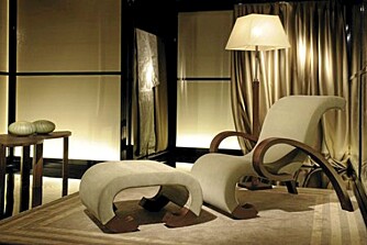 STRAMT OG STILIG: Møblene fra Armani Casa passer best for deg som liker enkle maskuline møbler - og har god råd.