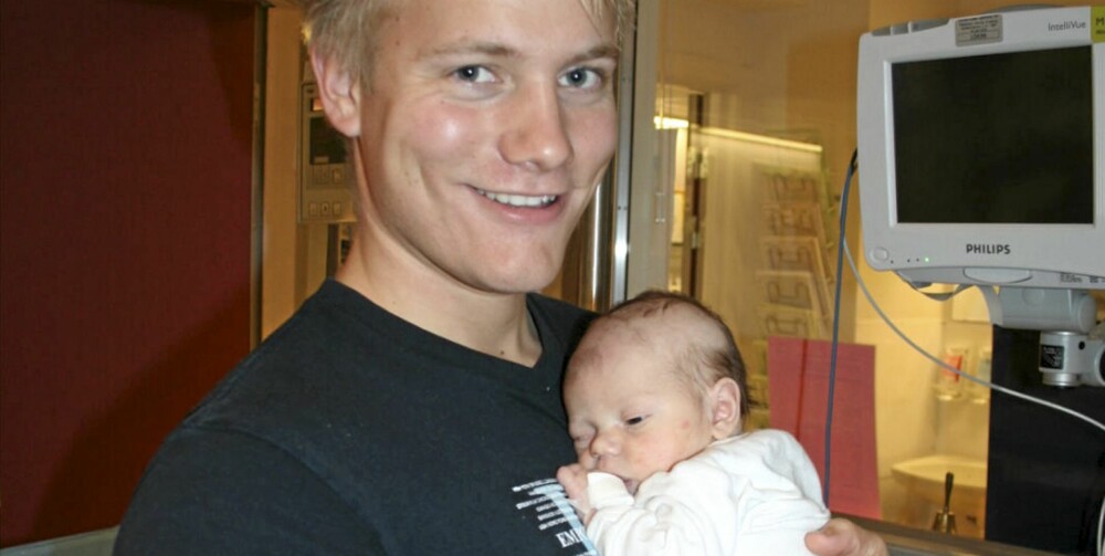STOLT FAR: Trond Atle Haglind (23) med sin nyfødte sønn.