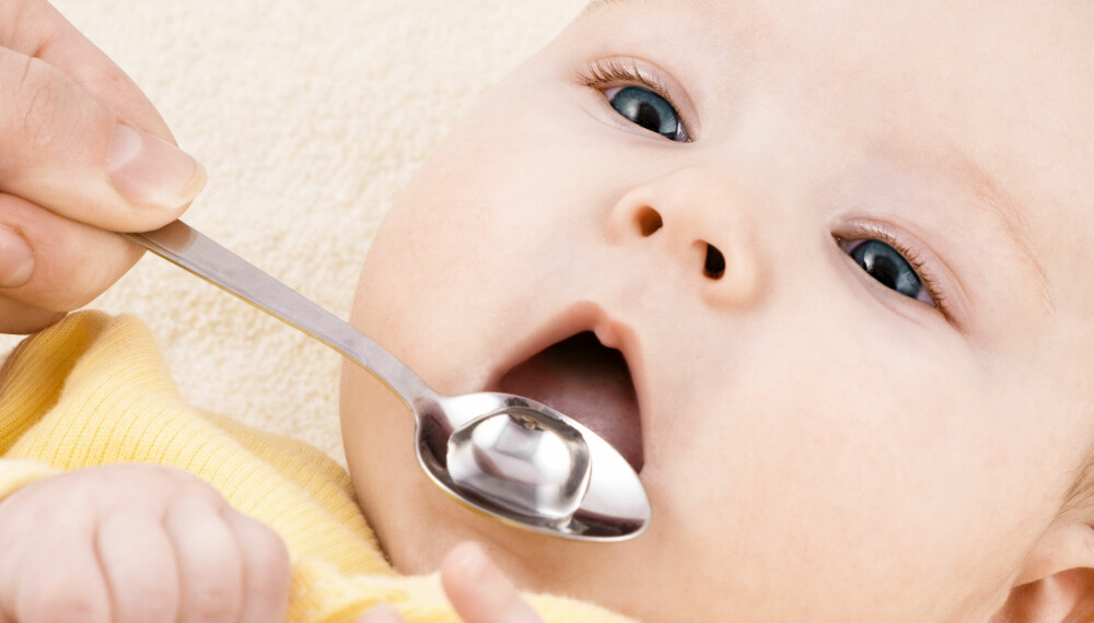 SUKKERVANN: Forskning viser at sukkervann i 12 prosent blanding kan roe ned babyer med kolikk. Ute Imhof, spesialist i barnefysioterapi, mener derimot at å gi sukkervann er en dårlig uvane.