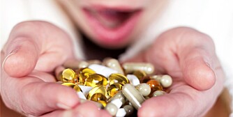 SKADELIG: Langvarig, høyt forbruk av smertestillende medisiner kan gi leverskader og overdosedødsfall.