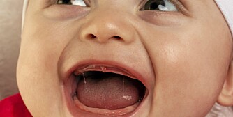 DITT ANSVAR: Barnas tenner er ditt ansvar. Begynn de gode vanene så fort du ser den første tannen titter frem.