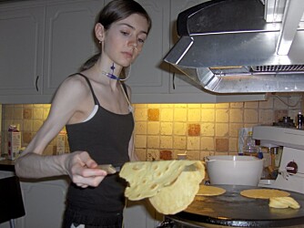 ETTER TRE UKER: Hanne lager pannekaker. ETTER TRE UKER: Hanne lager pannekaker.