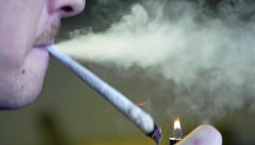 RØYKESTRAFF: En 16 år gammel elev som ble tatt for røyking måtte røyke 42 sigaretter som straff.