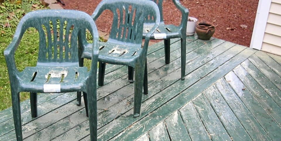 POLLEN OVER ALT: Her har pollen tatt over på terrassen. Foto: Silver Starre på Flicker.com. Noen rettigheter reservert.