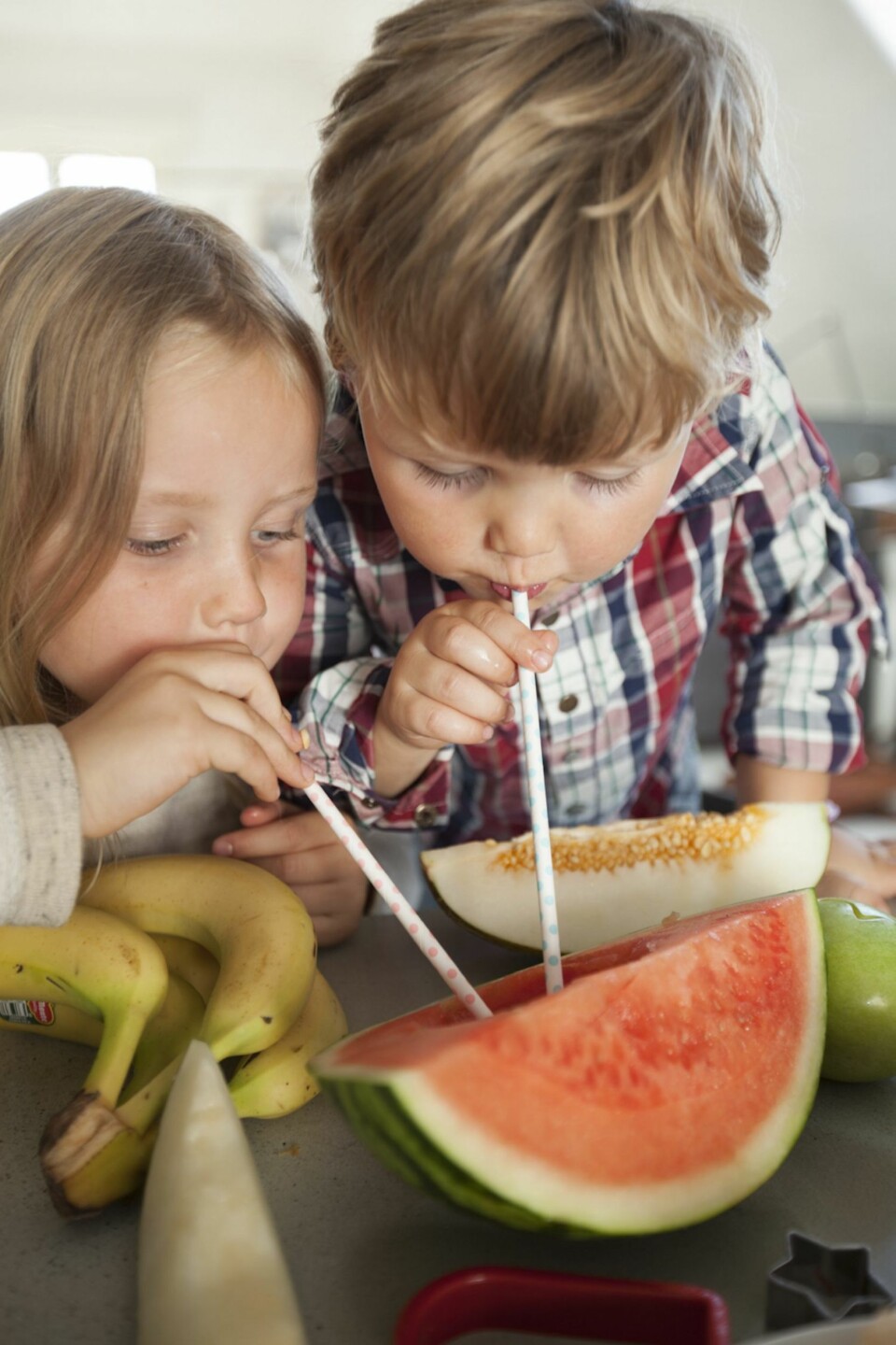 TØRSTESLUKKER: Vannmelon og sugerør - alt som skal til!