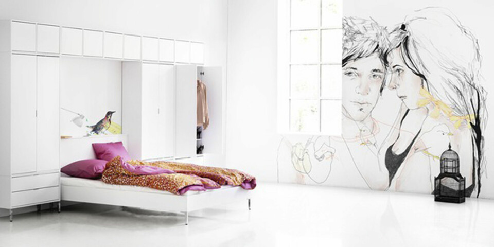 MER PLASS I ROMMET: Ved å bygge inn sengen med garderobeskap, frigjør du mer plass ellers i rommet.