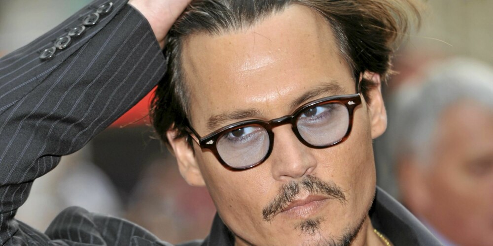 SEXY COLABUNNER:  Skuespiller Johnny Depp har de siste årene kjørt en "chic geek"-stil. Menn med briller oppfattes som intelligente, og høy IQ er noe kvinner tenner på.