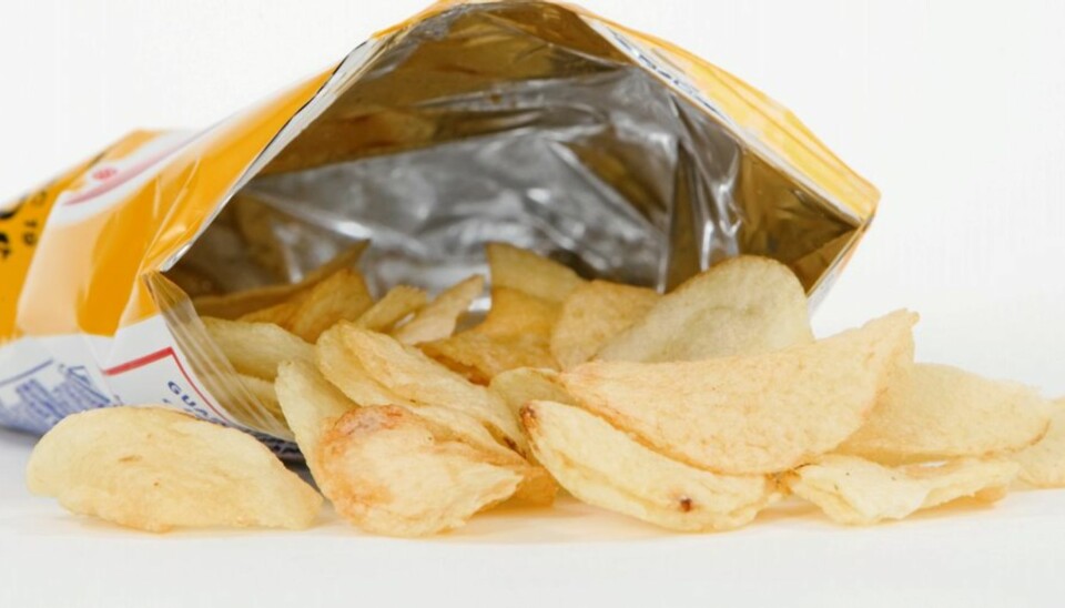 SAMMENHENG: Akrylamid, som blant annet finnes i potetgull, har vist seg å økt risikoen for flere krefttyper.