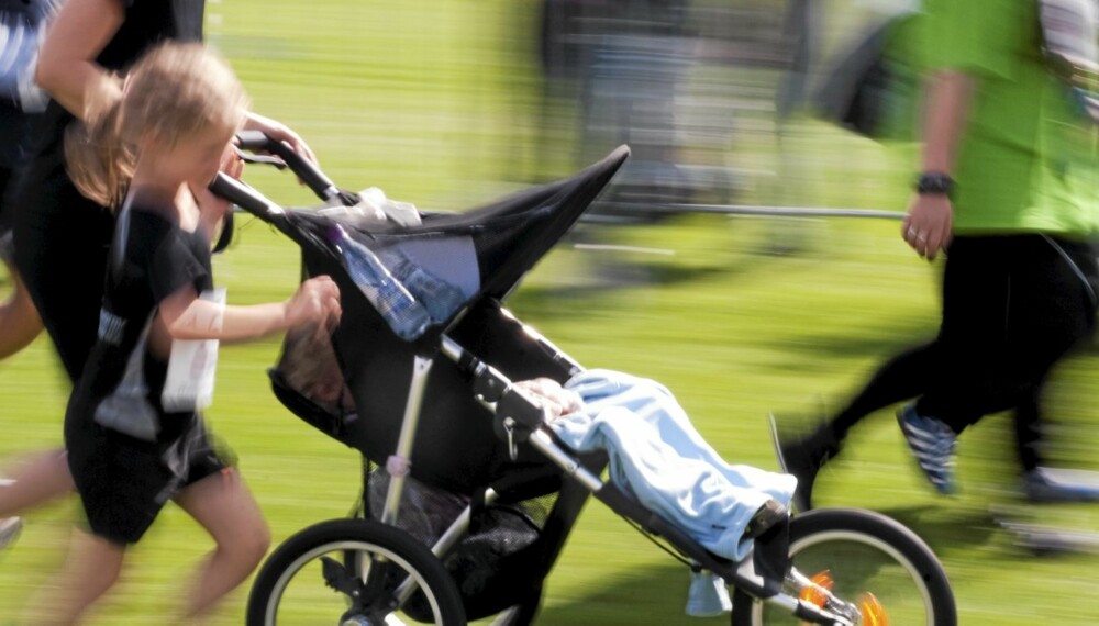 MED VOGN: Det er fullt mulig å løpe maraton med barnevogn. Rekorden er på 2 h, 42 min og 21 sekunder.