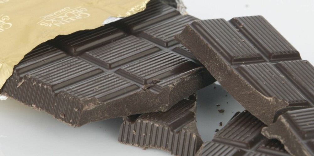 SPIS MED MÅTE: I mørk sjokolade er det plass til mer sukker og fett enn du kanskje tror.