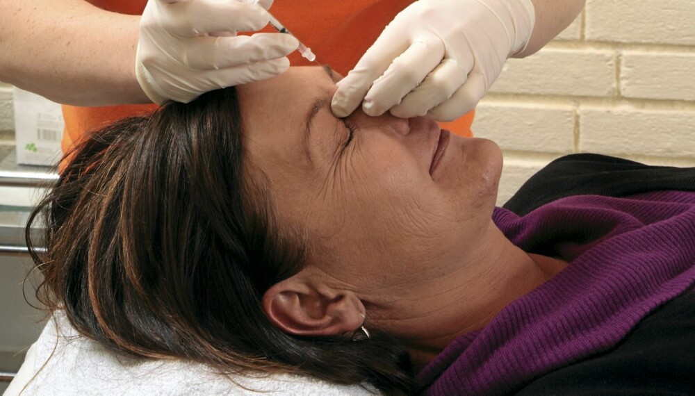 BOTOX: Gunn Marit Indreiter får botoxbehandling mot migrene.
Foto: Bjørn Inge Karlsen, HM Foto BOTOX: Gunn Marit Indreiter får botoxbehandling mot migrene.
Foto: Bjørn Inge Karlsen, HM Foto