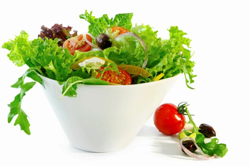 En frisk salat gir lav blodsukkerbelastning og bidrar til at fett slipper lettere ut av fettcellene. En frisk salat gir lav blodsukkerbelastning og bidrar til at fett slipper lettere ut av fettcellene.