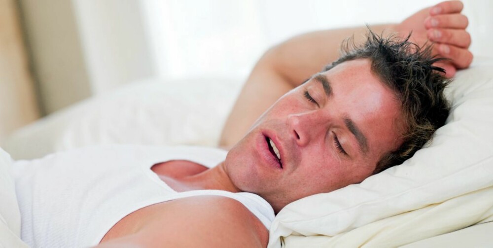 I POSE OG SEKK: Norske menn sover bedre enn norske kvinner, og har samtidig lavere sannsynlighet for å få høyt blodtrykk dersom de sover lite.