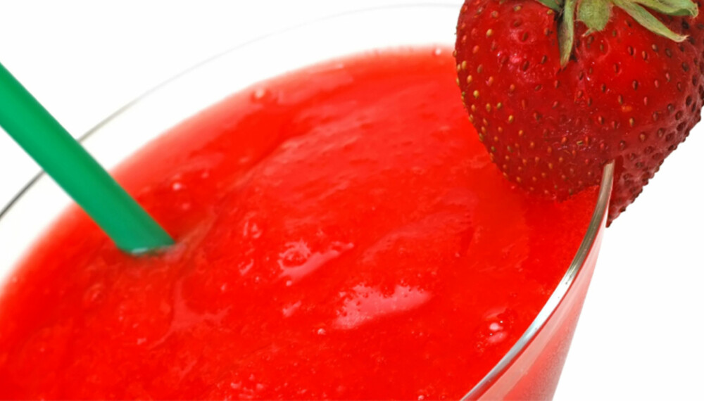 SUNN COCKTAIL? Det hevdes at jordbærene blir enda sunnere balndet med alkohol, som i drinken strawberry daiquiri.