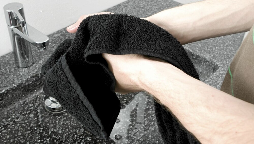 SKITTENT? Selv ikke et helt nyvasket håndkle som nettopp ble tatt ut av tørketrommelen er helt fritt for bakterier.