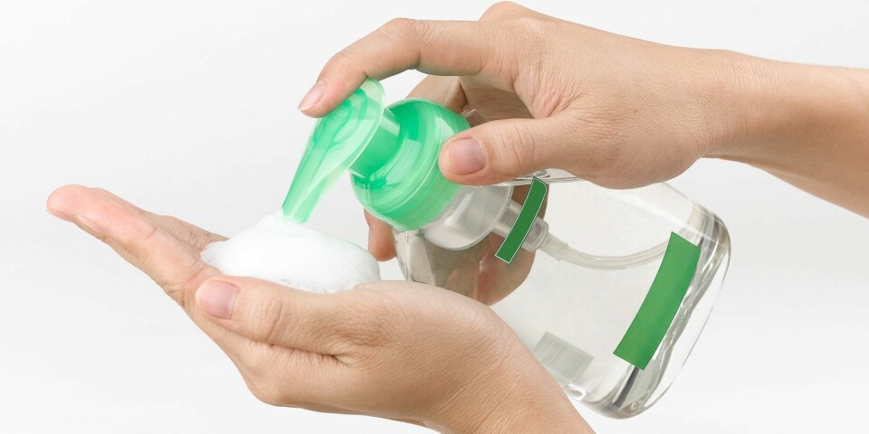 LITEN EFFEKT: Desinfeksjonsmiddel med skum dreper bare rundt 10 prosent av bakteriene.