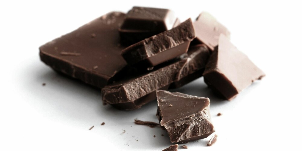KOSE SEG: Mørk sjokolade er et eksempel på snacks som ikke gir høy blodsukkerstigning.