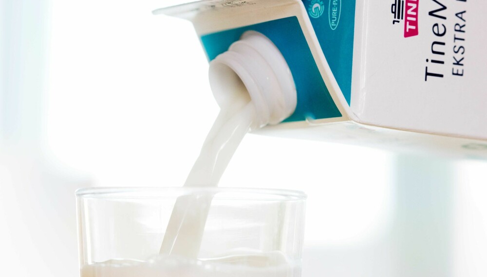BEST FØR: Melk er bare ett eksempel på matvarer som er merket "best før", noe som betyr at det fint kan inntas etter utgått dato så lenge du bruker luktesans for å sjekke om det er trygt å drikke. BEST FØR: Melk er bare ett eksempel på matvarer som er merket "best før", noe som betyr at det fint kan inntas etter utgått dato så lenge du bruker luktesans for å sjekke om det er trygt å drikke.