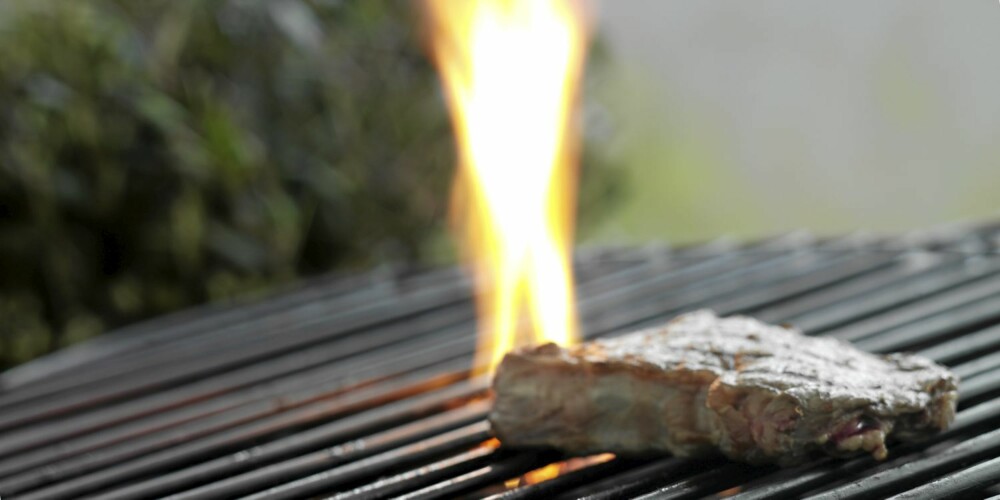 FARLIG: Mutagener oppstår når flammene brenner olje eller fett fra mat. FARLIG: Mutagener oppstår når flammene brenner olje eller fett fra mat.
