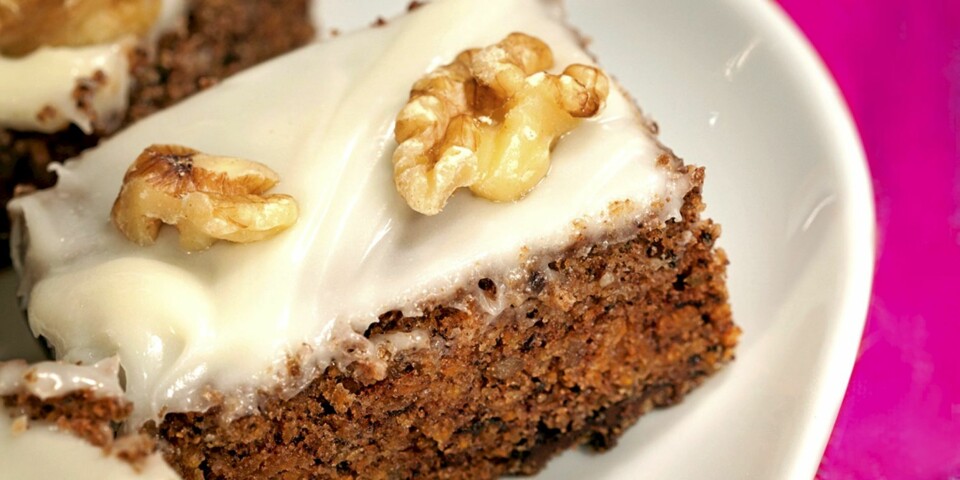 SAFTIG KAKE: Laget med speltmel og kokosolje. De lærde strides om hvorvidt kokosolje er sunt, med tanke på at den inneholder mye mettet fett.