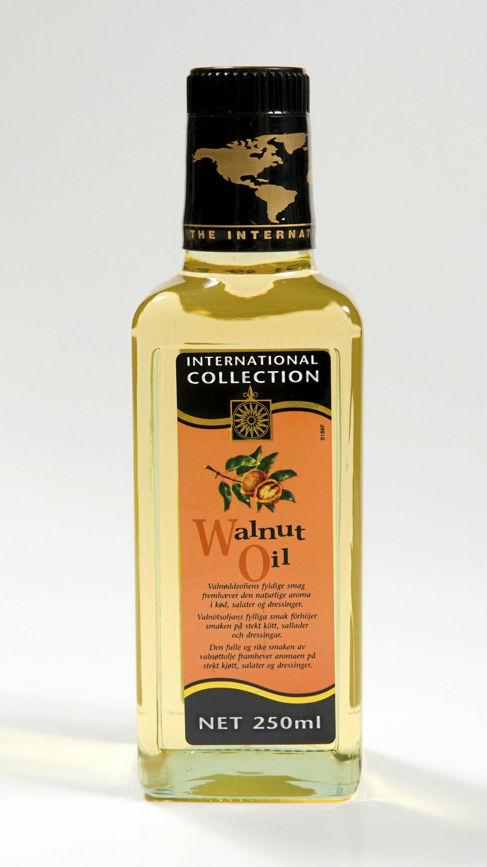 VALNØTTOLJE: Rik på omega3-fettsyrer og lyssky, med en god og rund nøttesmak.