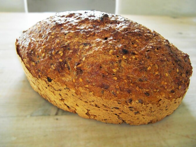 I FORM: Dette brødet skal stekes i en jerngryte eller en ildfast form.