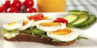 FROKOST: Rugbrød med egg er en bra frokost for deg som spiser lavkarbo.