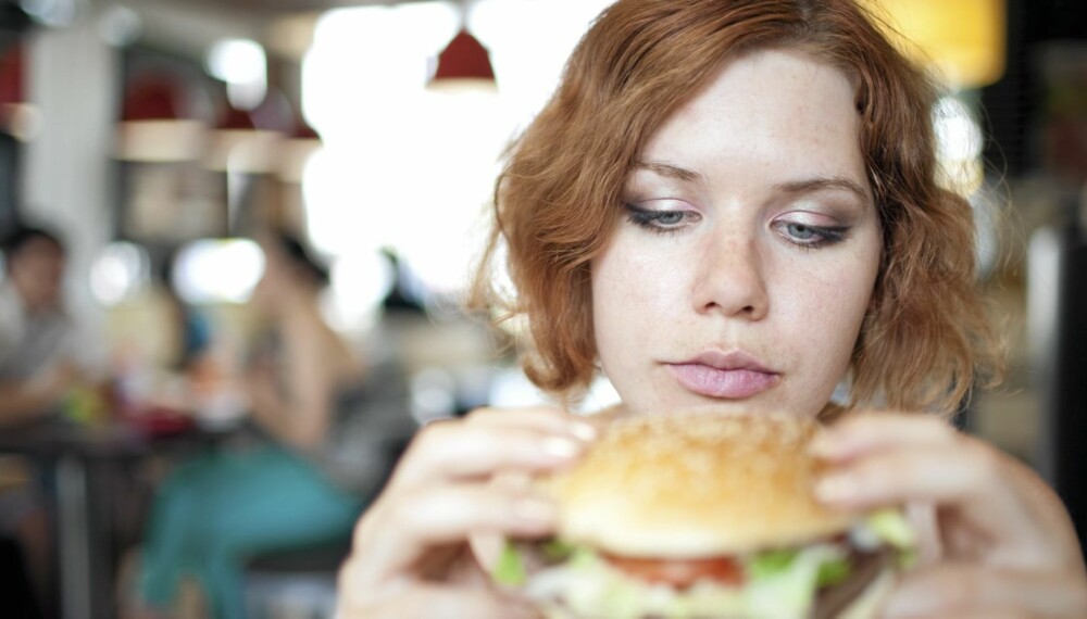 UFORSIKTIG: - Stress gjør at man er mindre konsentrert på hva, og hvor mye man spiser, sier psykolog Karen Kollien Nygaard.